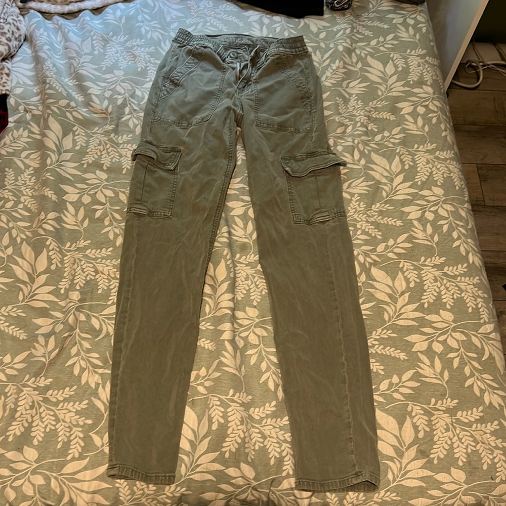 000  American Eagle cargo jeans